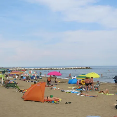 別荘 Villaggio San Francesco 5-4 By Interhome *